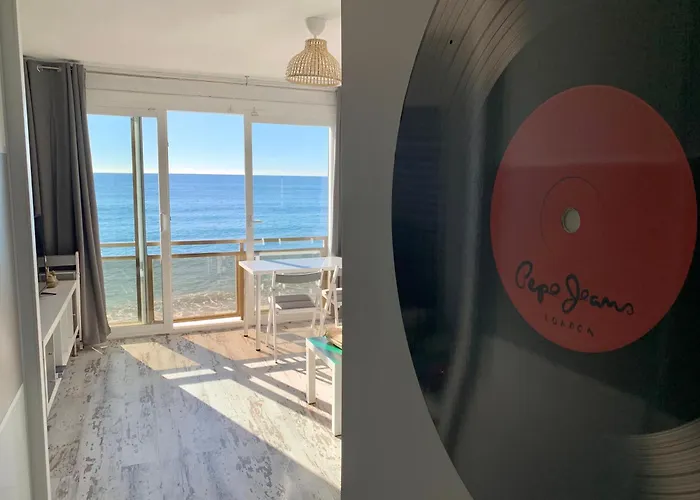 Malibu - “Vive En La Playa” “Live On The Beach”